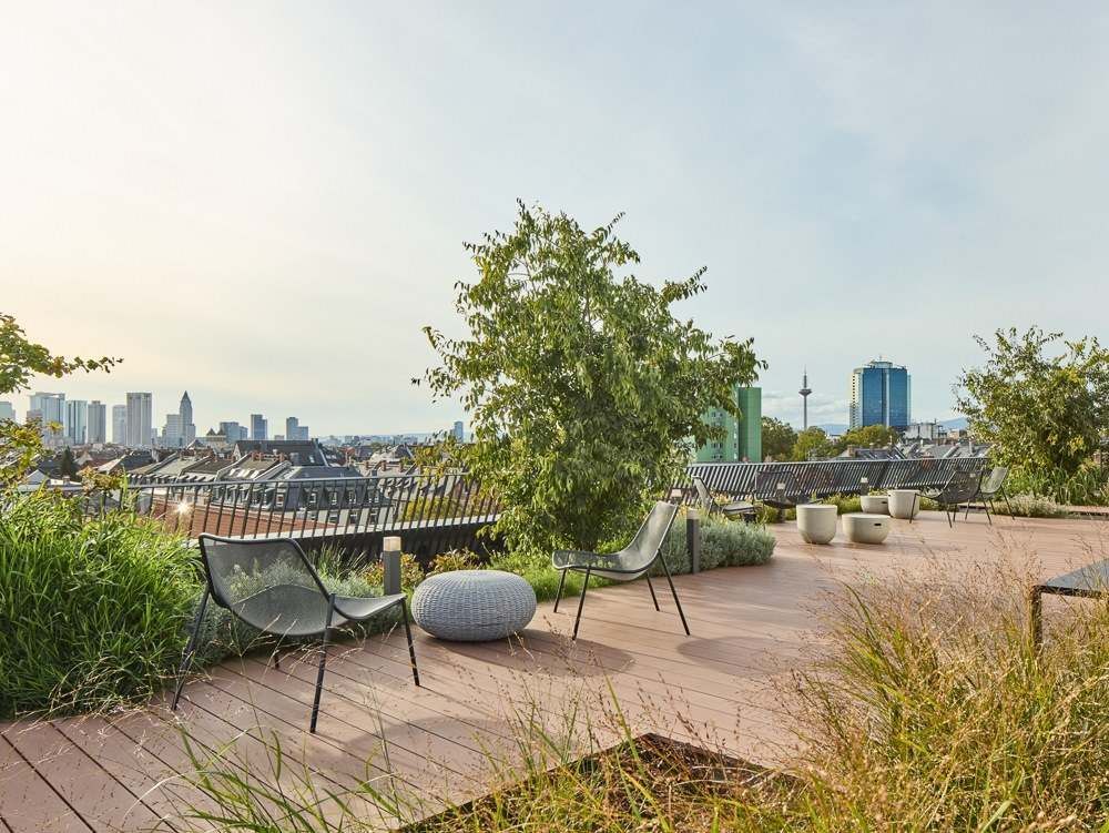 Dachterrasse mit Stadtblick