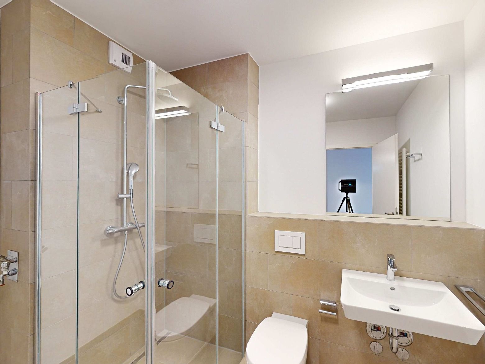 Modernes Badezimmer
